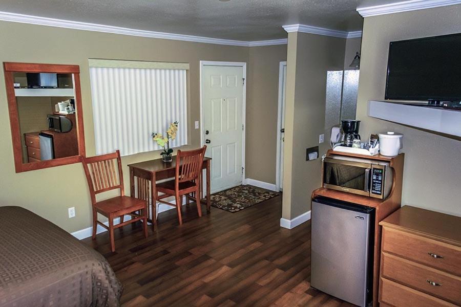 Maple Leaf Motel Shady Cove Bagian luar foto