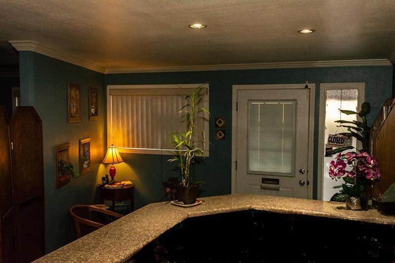 Maple Leaf Motel Shady Cove Bagian luar foto