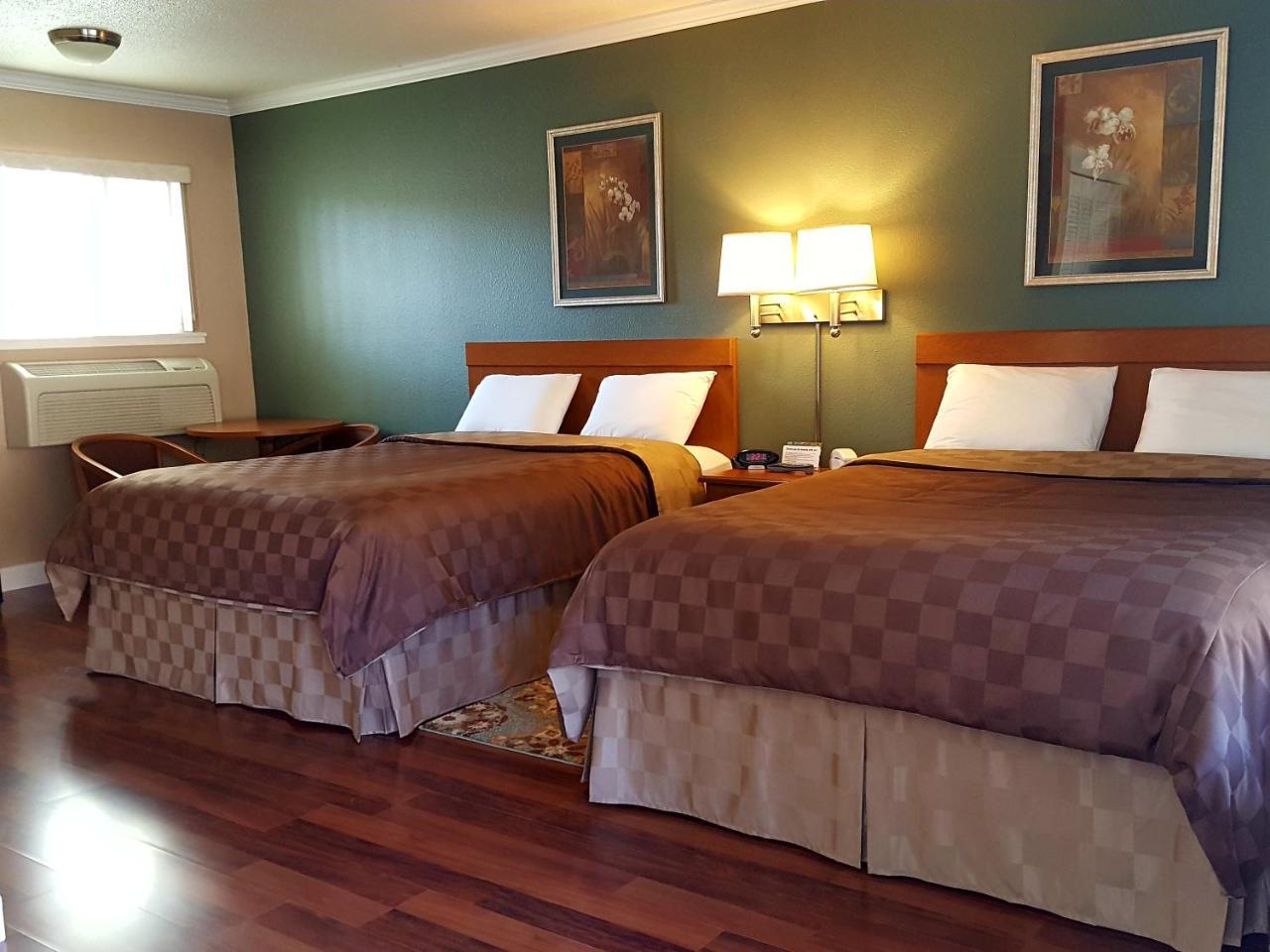 Maple Leaf Motel Shady Cove Bagian luar foto